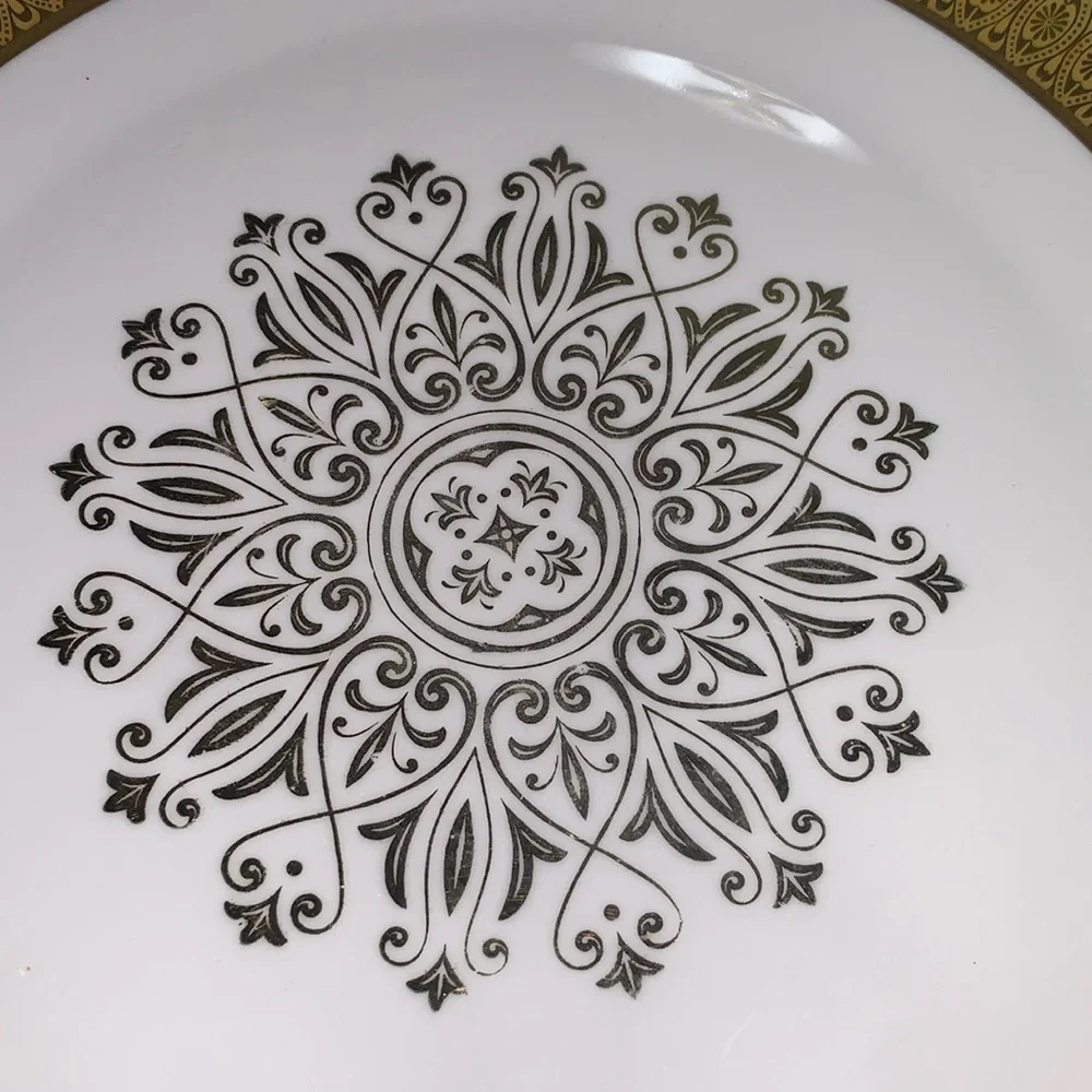 White & Gold Vintage 1960s Ceramic Round Platter Serving Plate Fine Dining